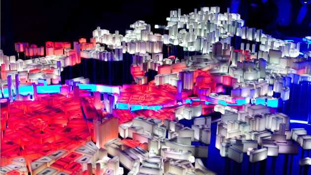 светлинен макет представя развитието на Билбао
