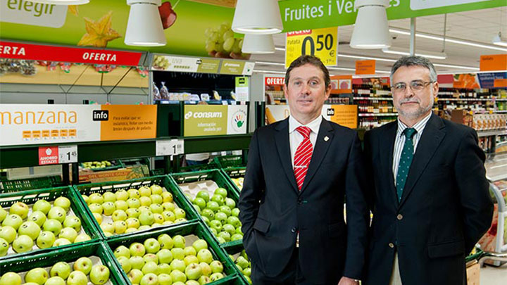 Д. Емилио Бермел – ръководител на направление „Благоустройство“ в отдел „Развитие“ пред плодовете в супермаркети Consum, Валенсия