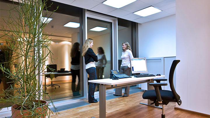Офисни площи в DiVoCare с осветление за здравни заведения от Philips 