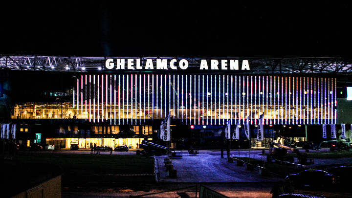  Геламко Арена, включително фасадата, получава зрелищно външно осветление и осветление за спортни обекти от Philips 