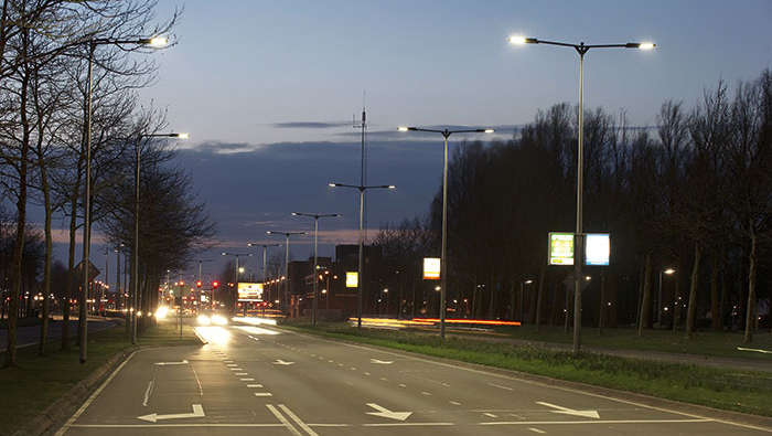Улица с осветление от Philips 