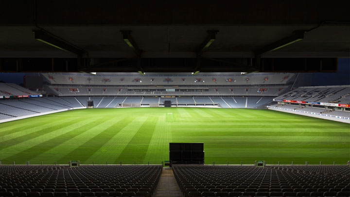 Открит стадион с осветление от Philips за спортни обекти