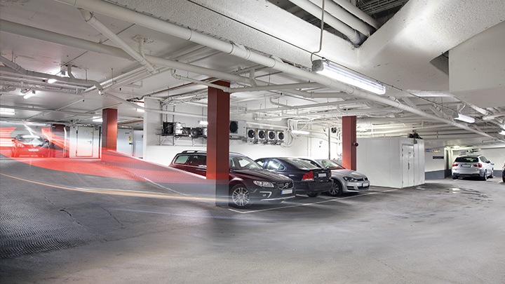 GreenParking от Philips Lighting: оптимизиране на осветлението за паркинги спрямо превозните средства с помощта на отчитане на присъствието и зонално регулиране на осветлението