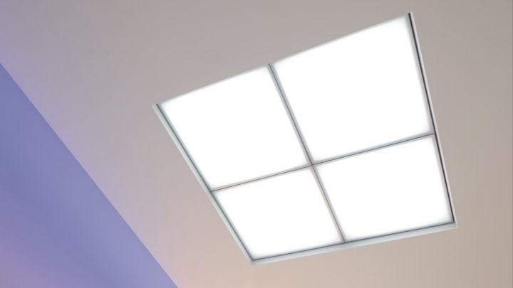 Модулът за тавани HealWell от Philips Lighting подобрява начина, по който се чувстват пациентите, с осветление, създаващо усещането за естествена светлина и подпомагащо естествения ритъм на съня