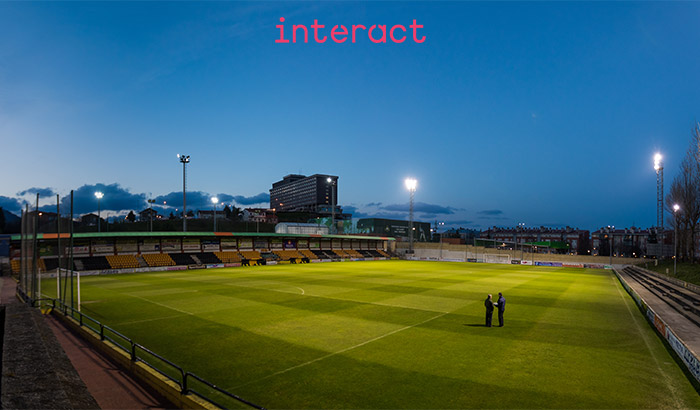 Интерактивно управление на осветлението за непрофесионални спортове